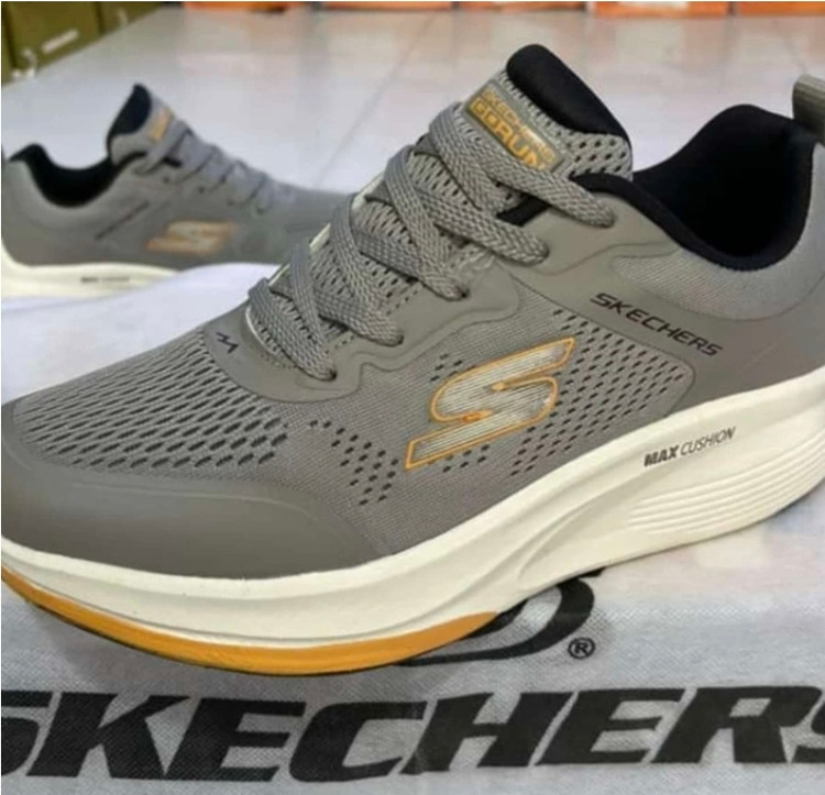 کتونی اسکیچرز ویتنامی وارداتی مستر کوالیتی a , سایز ۴۰ تا ۴۵تنوع در ۳ رنگ جذاب.skechers max cushion