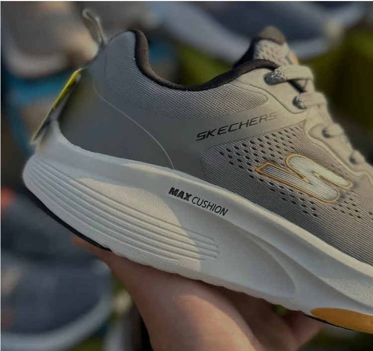 کتونی اسکیچرز ویتنامی وارداتی مستر کوالیتی a , سایز ۴۰ تا ۴۵تنوع در ۳ رنگ جذاب.skechers max cushion