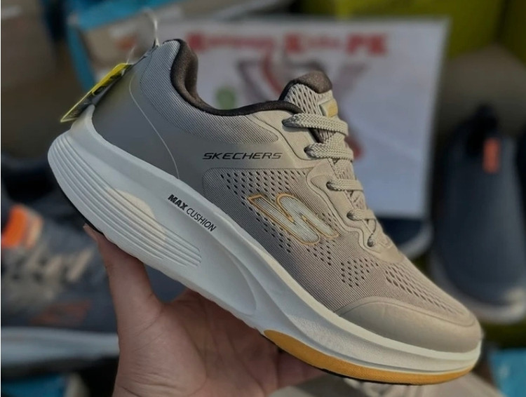 کتونی اسکیچرز ویتنامی وارداتی مستر کوالیتی a , سایز ۴۰ تا ۴۵تنوع در ۳ رنگ جذاب.skechers max cushion