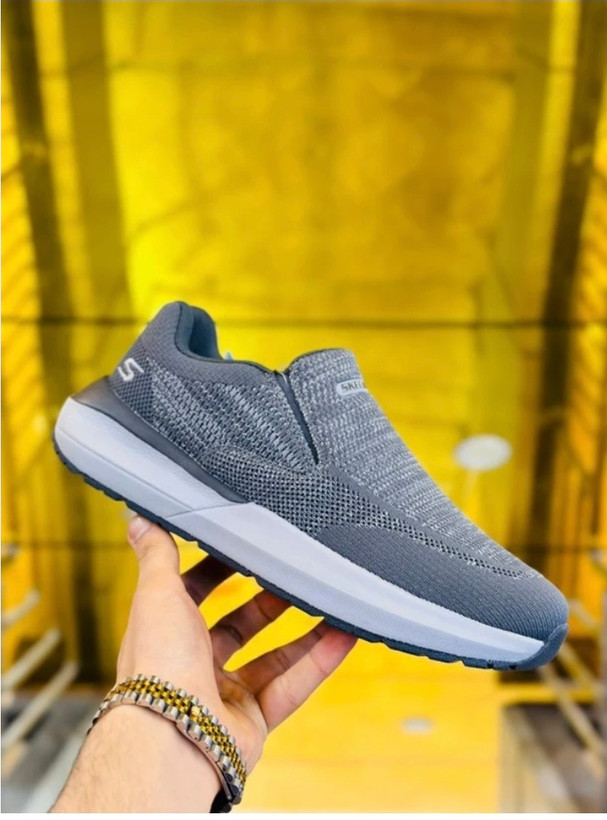 کتونی ویتنامی اسکیچرز سایز ۴۰ تا ۴۵ فروش بصورت عمده و تک . تنوع در ۸ رنگ جذاب .skechers