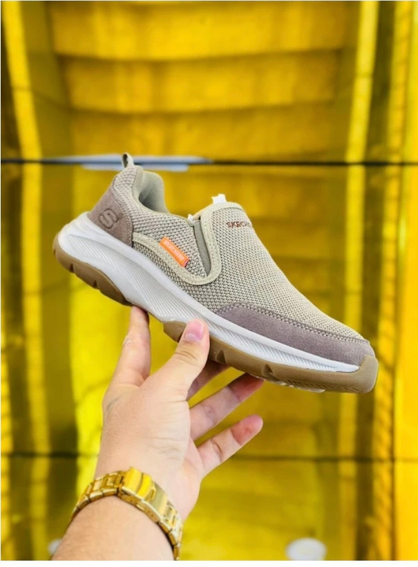 کتونی ویتنامی اسکیچرز سایز ۴۰ تا ۴۵ فروش بصورت عمده و تک . تنوع در ۸ رنگ جذاب .skechers