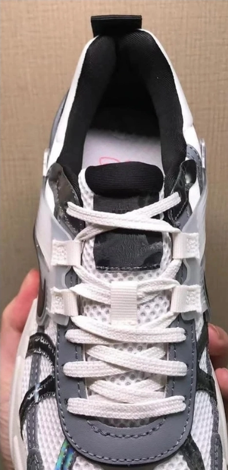 کتونی ویتنامی نایک بانوان ، سایز ۳۸ تا ۴۰ . Nike wmns v2k Run year of the Dragon womens