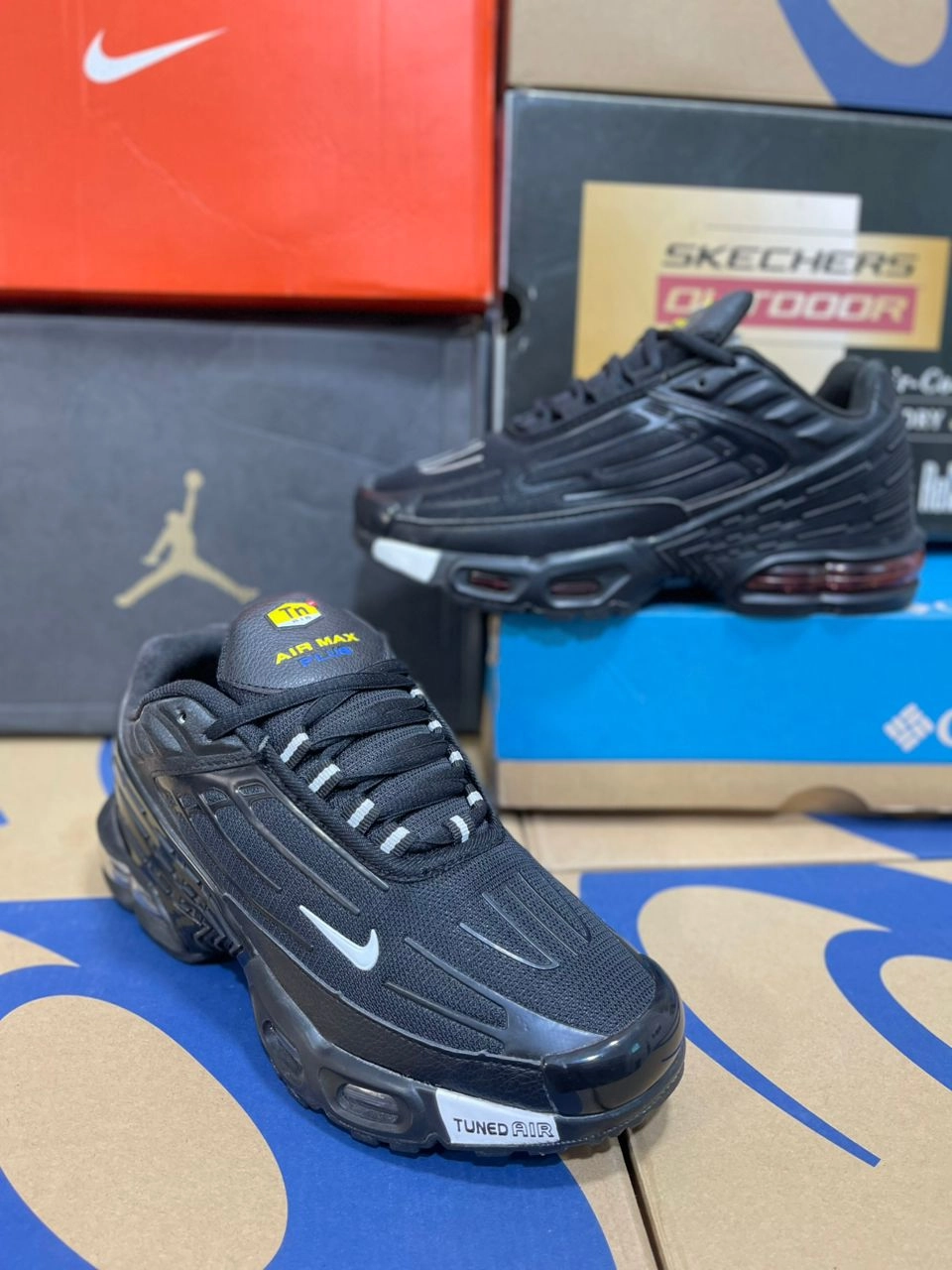 حراجی کتونی ویتنامی نایک ایر مکس چرم پلاس سایز ۴۰ . Nike Air max pluse