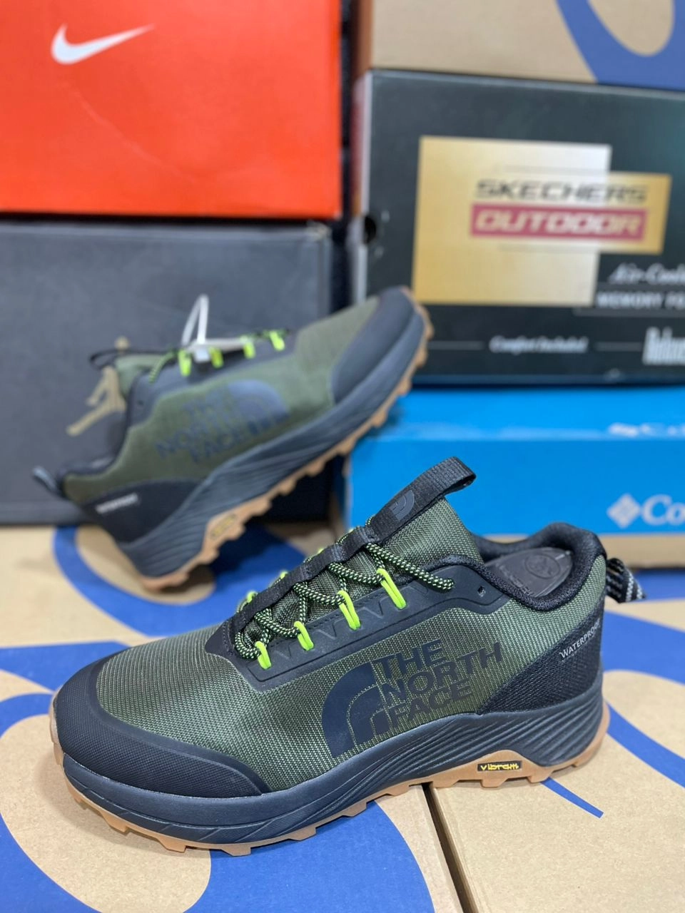 حراجی کتونی ویتنامی نورث فیس ضد اب سایز۴۰ . North face water proof