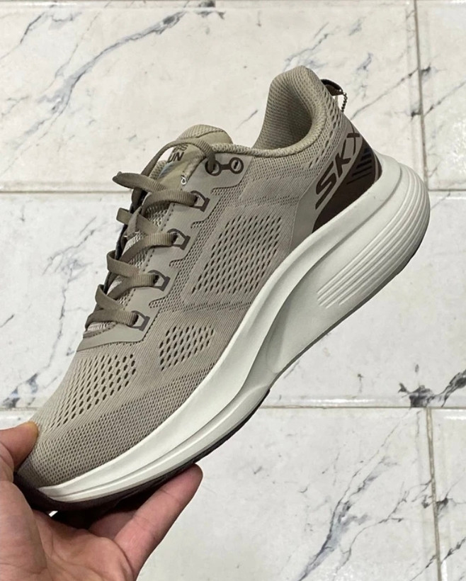 کتونی اسکیچرز سایز ۴۰ تا ۴۵ تنوع در ۴ رنگ جذاب وارداتی ویتنام .skechers max cushioning terminus sneaker