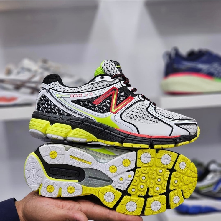 کتونی نیوبالانس ۸۶۰ .تور درشت . ساخت ویتنام .سایز۴۰ تا ۴۵ تنوع و رنگبندی جذاب newbalance 860 v3 vietnam