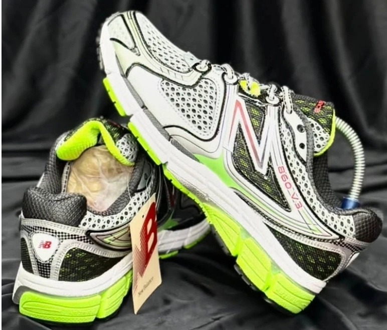 کتونی نیوبالانس ۸۶۰. New balance 860 v3.ساخت ویتنام وارداتی. تور درشت سایز ۴۰ تا ۴۵ . فروش ویژه بصورت عمده و تک