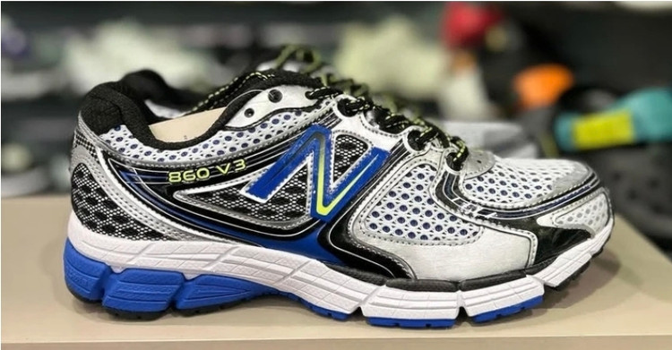 کتونی نیوبالانس ۸۶۰ New balance 860 v3 ساخت ویتنام.تور درشت سایز ۴۰ تا ۴۵ فروش بصورت عمده و تک