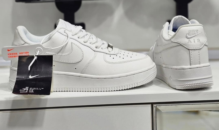 کتونی نایک ایرفورس۱ ،سایز ۳۶ تا ۴۵ . فروش عمده و تک .ساخت ویتنام وارداتی Nike Air Force 1