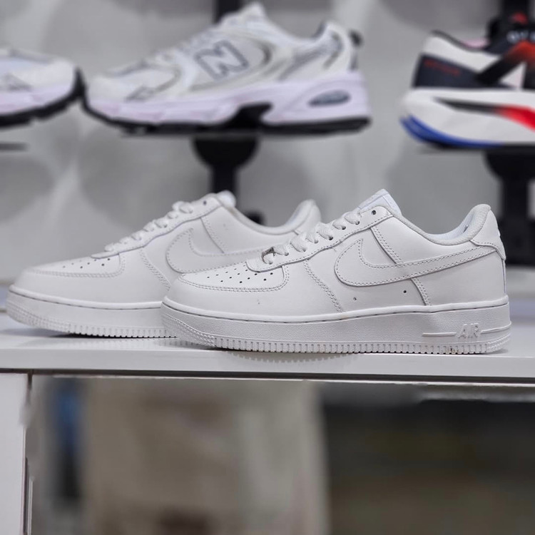 کتونی نایک ایرفورس۱ ،سایز ۳۶ تا ۴۵ . فروش عمده و تک .ساخت ویتنام وارداتی Nike Air Force 1