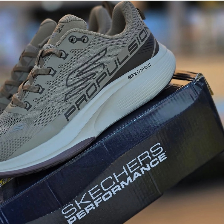 کتونی اسکیچرز سایز ۴۰ تا ۴۵ تنوع در ۴ رنگ جذاب وارداتی ویتنام .skechers max cushioning terminus sneaker