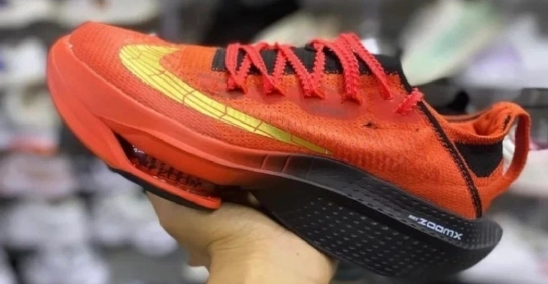 کتونی ویتنامی نایک ایر زوم آلفا وارداتی ویتنام سایز ۴۰ تا ۴۵ فروش بصورت عمده و تک . Nike air zoom alphafly vietnam