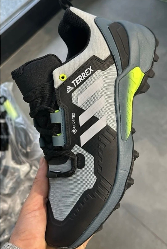 کتونی ویتنامی آدیداس ترکس وارداتی ویتنام سایز ۴۰ تا.۴۵ Adidas Terrex Swift R3 Mid GORE-TEX