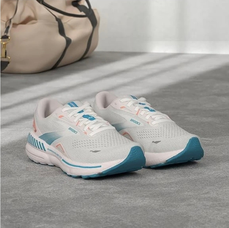 کتونی بروکس آدرنالین جی تی اس ۲۳ . سایز ۴۰تا۴۵. وارداتی ساخت ویتنام .Brooks Adrenaline GTS 23