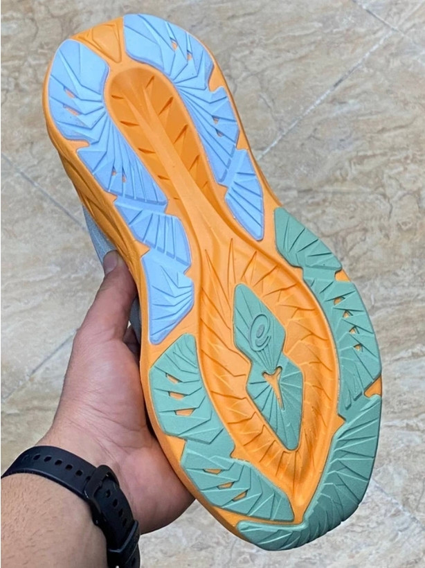 کتونی ویتنامی اسیکس نوابلاست سایز ۴۰ تا ۴۵ ، وارداتی ویتنام فروش بصورت عمده و تک asics nova blast 4