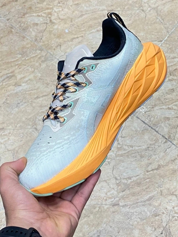 کتونی ویتنامی اسیکس نوابلاست سایز ۴۰ تا ۴۵ ، وارداتی ویتنام فروش بصورت عمده و تک asics nova blast 4