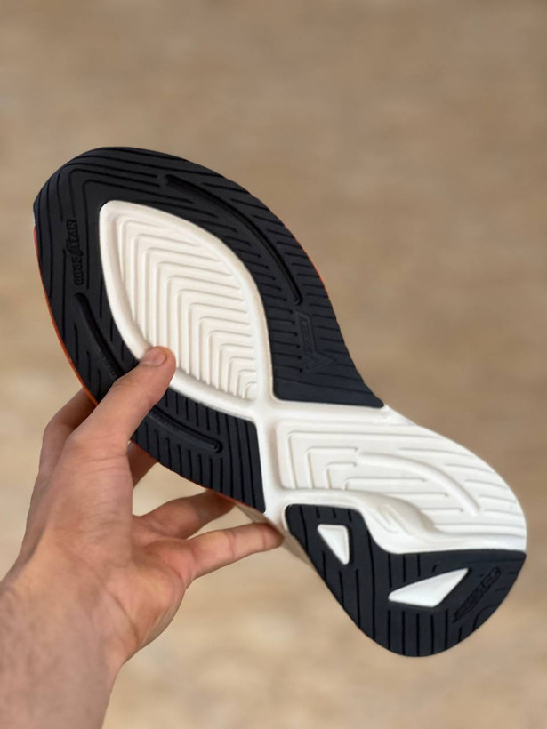 کتونی ویتنامی اسکیچرز سایز ۴۰ تا ۴۵ . فروش بصورت عمده و تک skechers hyper burst