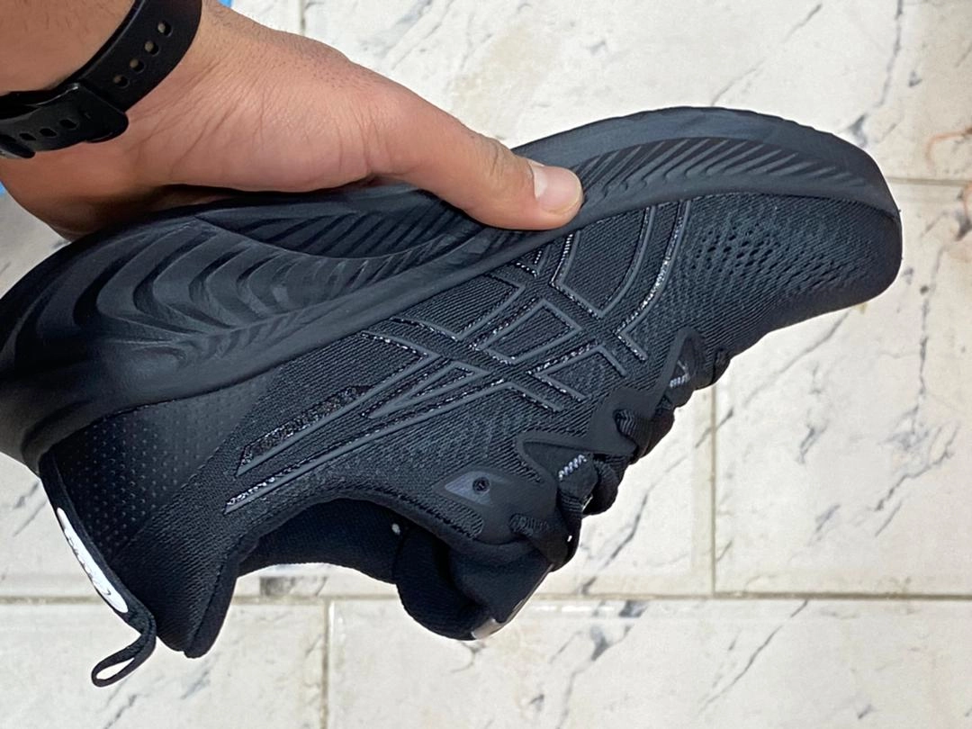 کتونی ویتنامی اسیکس وارداتی . سایز ۳۷ تا ۴۰ رنگبندی جذاب . فروش بصورت عمده و تک Asics Gel Cumulus