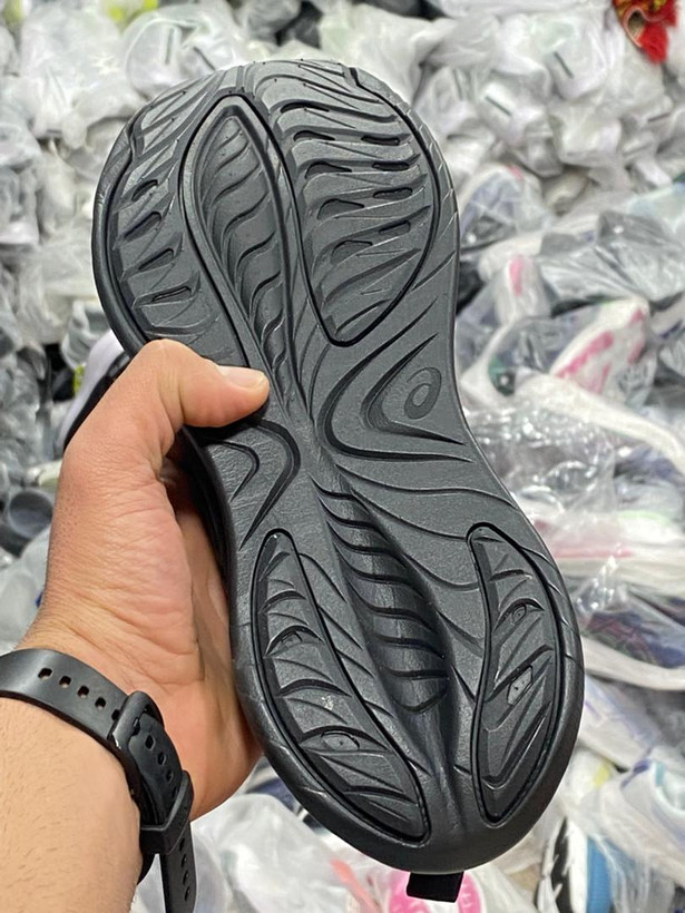 کتونی ویتنامی اسیکس وارداتی . سایز ۳۷ تا ۴۰ رنگبندی جذاب . فروش بصورت عمده و تک Asics Gel Cumulus