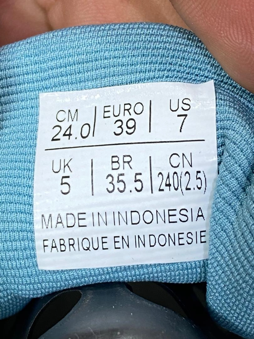 کتونی ویتنامی اسیکس وارداتی . سایز ۳۷ تا ۴۰ رنگبندی جذاب . فروش بصورت عمده و تک Asics Gel Cumulus