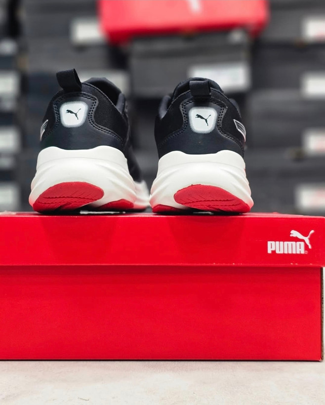 کتونی ویتنامی پوما نیترو سایز ۴۱ تا ۴۵ . همراه با جعبه بارکد دار فروش بصورت عمده و تک . Puma magmax nitro