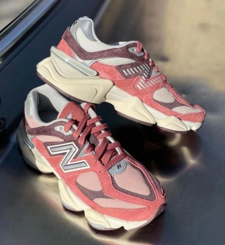 کتونی ویتنامی زنانه و بچگانه نیوبالانس ۹۰۶۰ سایز ۳۶ تا ۳۹ وارداتی ویتنام . Newbalance 9060