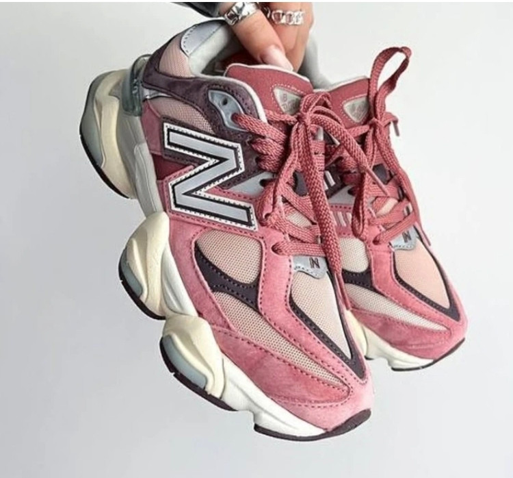 کتونی ویتنامی زنانه و بچگانه نیوبالانس ۹۰۶۰ سایز ۳۶ تا ۳۹ وارداتی ویتنام . Newbalance 9060