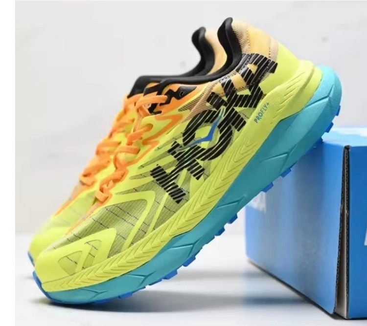 کتونی هوکا وارداتی ساخت ویتنام سایز ۴۰ تا ۴۵. فروش بصورت عمده و تک . Hoka Tecton X 2
