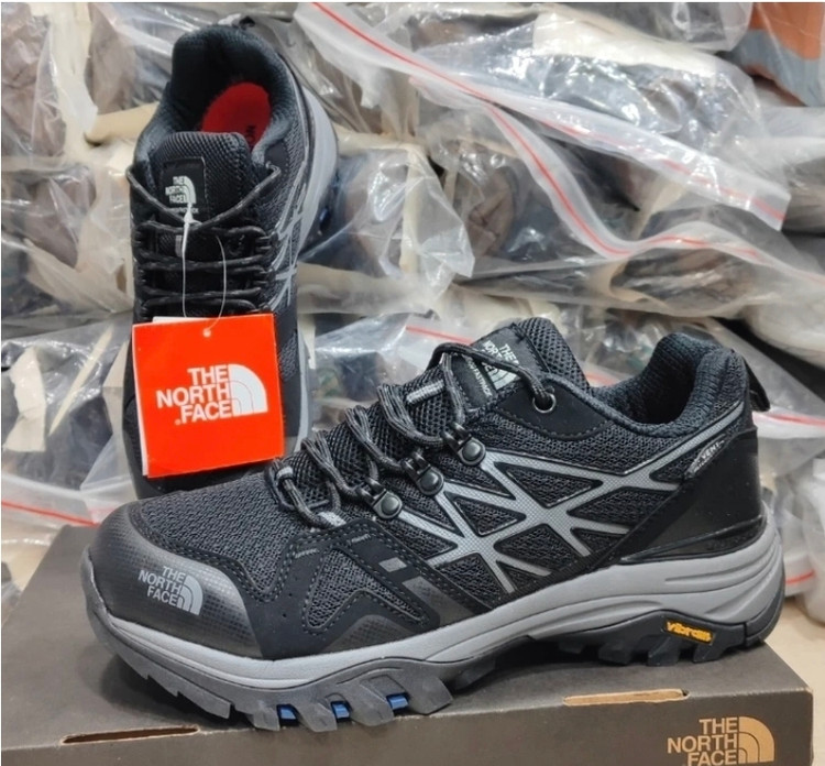 کتونی نورث فیس ، وارداتی ساخت ویتنام سایز ۴۰ تا ۴۵ . فروش بصورت عمده و تک . North Face Hedgehog FastpackGTX