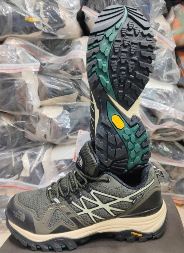 کتونی نورث فیس ، وارداتی ساخت ویتنام سایز ۴۰ تا ۴۵ . فروش بصورت عمده و تک . North Face Hedgehog FastpackGTX