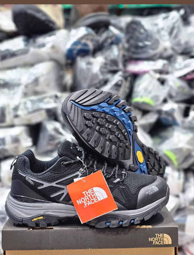 کتونی نورث فیس ، وارداتی ساخت ویتنام سایز ۴۰ تا ۴۵ . فروش بصورت عمده و تک . North Face Hedgehog FastpackGTX