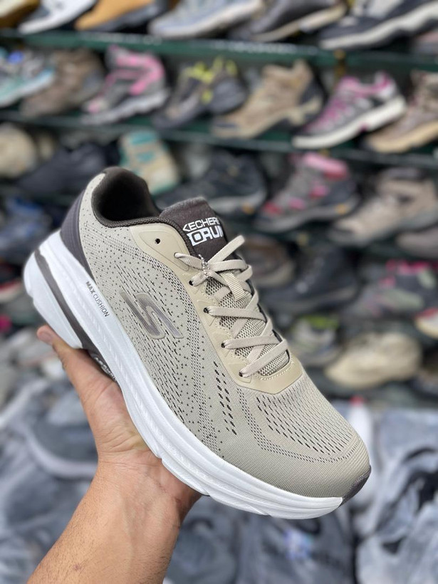 کتونی ویتنامی اسکیچرز طبی و راحت سایز ۴۰ تا ۴۵ وارداتی ویتنام فروش بصورت عمده و تک . Skechers max cushioning