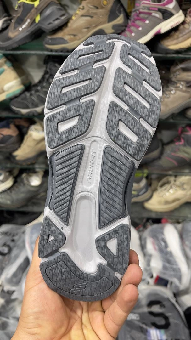 کتونی ویتنامی اسکیچرز طبی و راحت سایز ۴۰ تا ۴۵ وارداتی ویتنام فروش بصورت عمده و تک . Skechers max cushioning