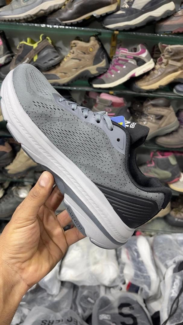 کتونی ویتنامی اسکیچرز طبی و راحت سایز ۴۰ تا ۴۵ وارداتی ویتنام فروش بصورت عمده و تک . Skechers max cushioning
