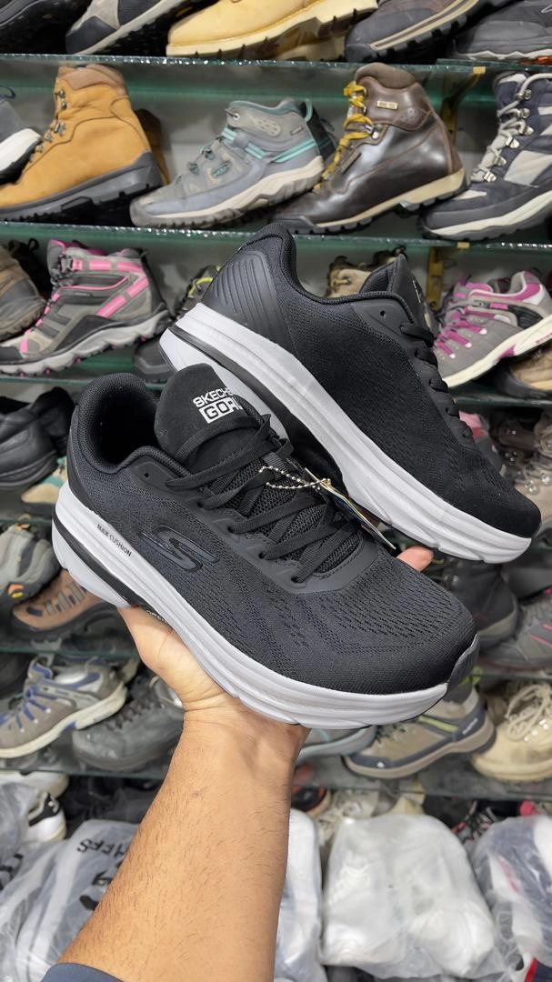 کتونی ویتنامی اسکیچرز طبی و راحت سایز ۴۰ تا ۴۵ وارداتی ویتنام فروش بصورت عمده و تک . Skechers max cushioning