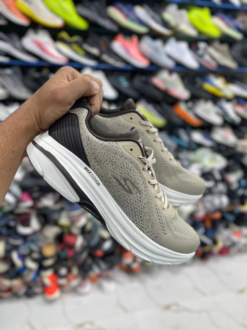 کتونی ویتنامی اسکیچرز طبی و راحت سایز ۴۰ تا ۴۵ وارداتی ویتنام فروش بصورت عمده و تک . Skechers max cushioning