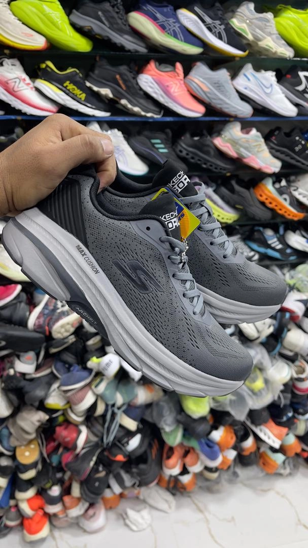 کتونی ویتنامی اسکیچرز طبی و راحت سایز ۴۰ تا ۴۵ وارداتی ویتنام فروش بصورت عمده و تک . Skechers max cushioning