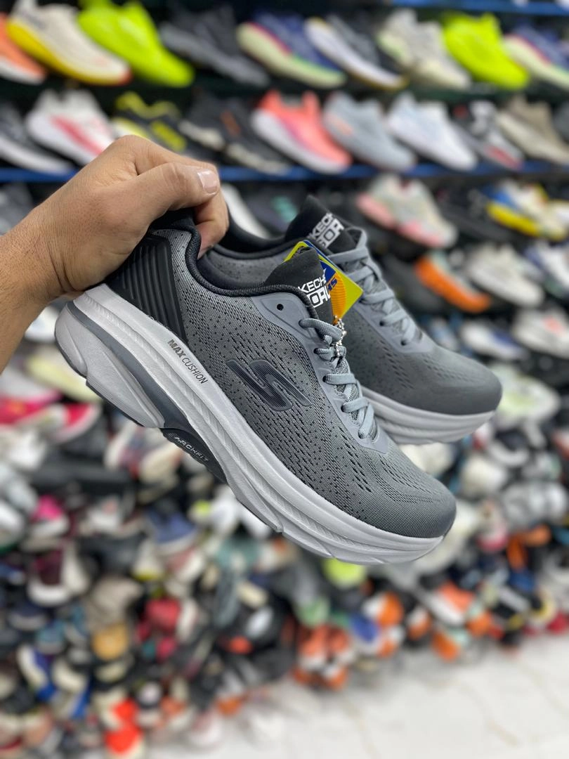 کتونی ویتنامی اسکیچرز طبی و راحت سایز ۴۰ تا ۴۵ وارداتی ویتنام فروش بصورت عمده و تک . Skechers max cushioning