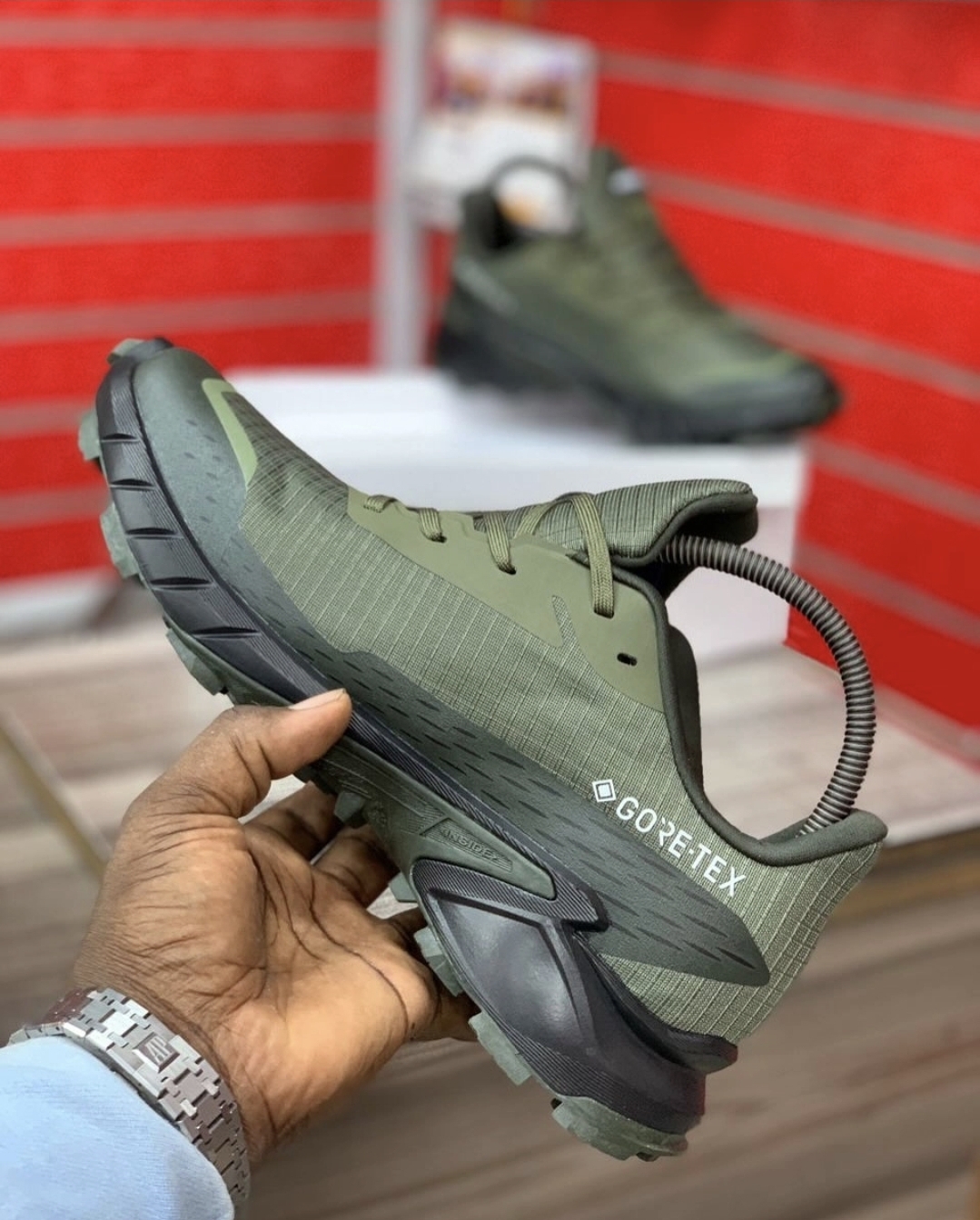کتونی ادیداس ترکسAdidas Terrex تریل رانینگ سایز ۴۰ تا ۴۵ تنوع در ۸ رنگ جذاب . فروش بصورت عمده و تک . Adidas Terrex