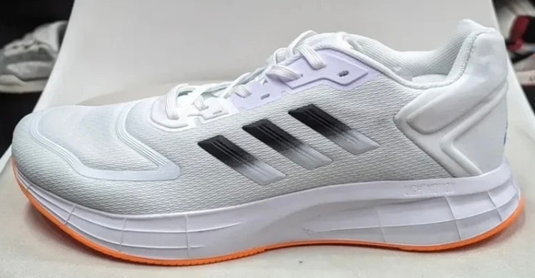 کتونی ادیداس لایت موشن ، وارداتی ساخت ویتنام سایز ۴۱ تا ۴۵ . فروش بصورت عمده و تک . Adidas Light Motion