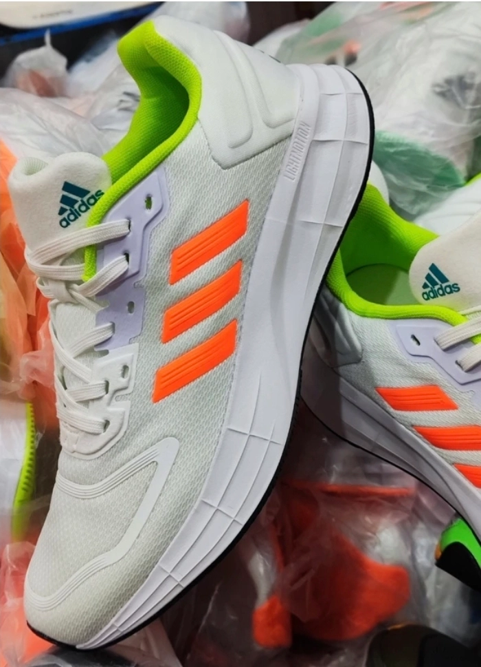 کتونی ادیداس لایت موشن ، وارداتی ساخت ویتنام سایز ۴۱ تا ۴۵ . فروش بصورت عمده و تک . Adidas Light Motion