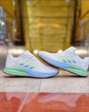 ادیداس لایت موشن