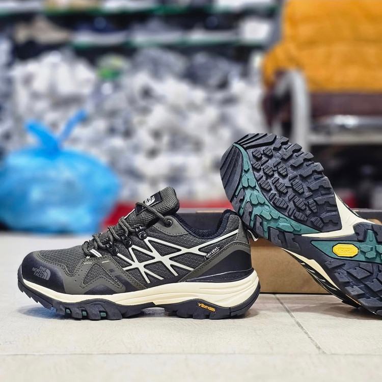 کتونی نورث فیس ، وارداتی ساخت ویتنام سایز ۴۰ تا ۴۵ . فروش بصورت عمده و تک . North Face Hedgehog FastpackGTX
