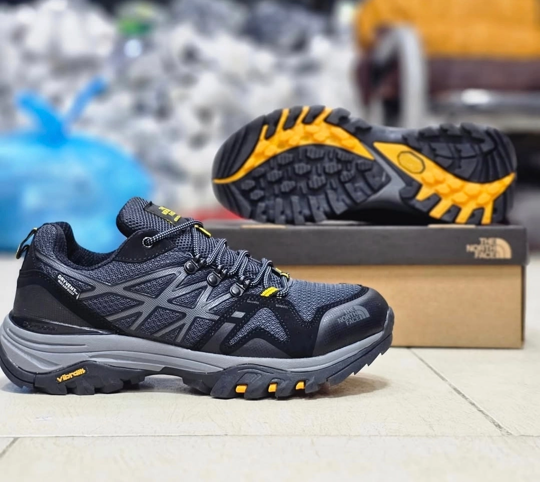 کتونی نورث فیس ، وارداتی ساخت ویتنام سایز ۴۰ تا ۴۵ . فروش بصورت عمده و تک . North Face Hedgehog FastpackGTX