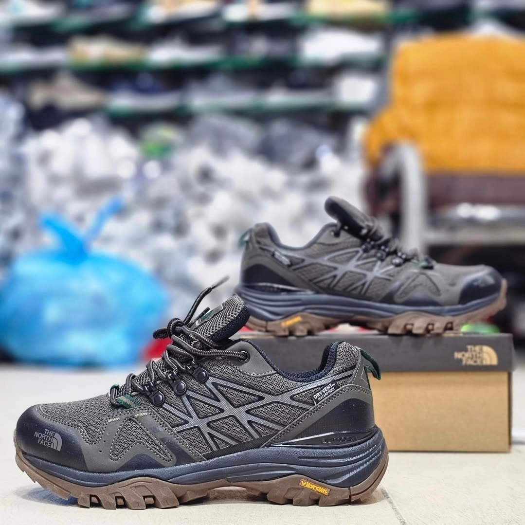 کتونی نورث فیس ، وارداتی ساخت ویتنام سایز ۴۰ تا ۴۵ . فروش بصورت عمده و تک . North Face Hedgehog FastpackGTX