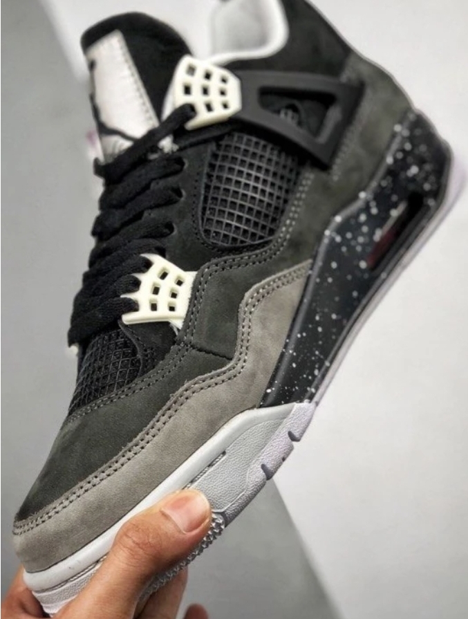 کتونی ویتنامی نایک ایر جردن ، وارداتی ویتنام سایز ۳۸ تا ۴۵ . فروش بصورت عمده و تک . Nike Air Jordan Iv