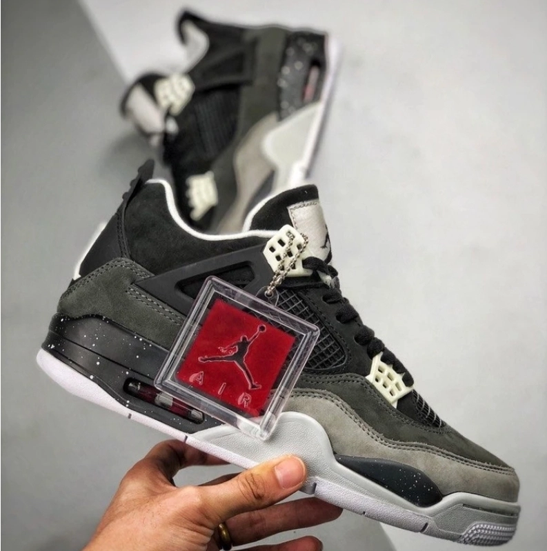 کتونی ویتنامی نایک ایر جردن ، وارداتی ویتنام سایز ۳۸ تا ۴۵ . فروش بصورت عمده و تک . Nike Air Jordan Iv