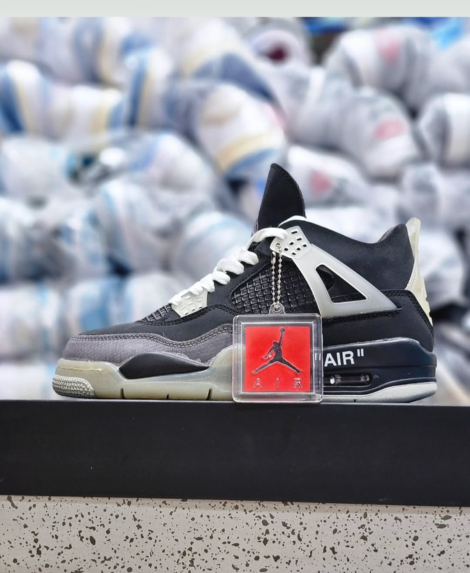 کتونی ویتنامی نایک ایر جردن ، وارداتی ویتنام سایز ۳۸ تا ۴۵ . فروش بصورت عمده و تک . Nike Air Jordan Iv