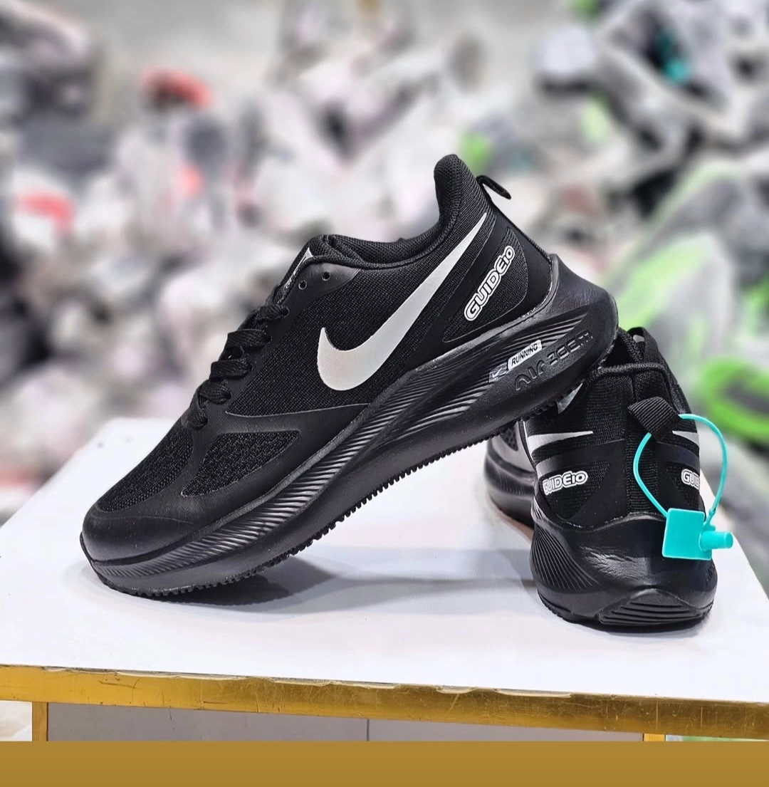 خرید نایک رانینگ گاید10 guide ساخت ویتنام سایز۴۰تا ۴۵ .فروش بصورت عمده و تک . Nike guide 10