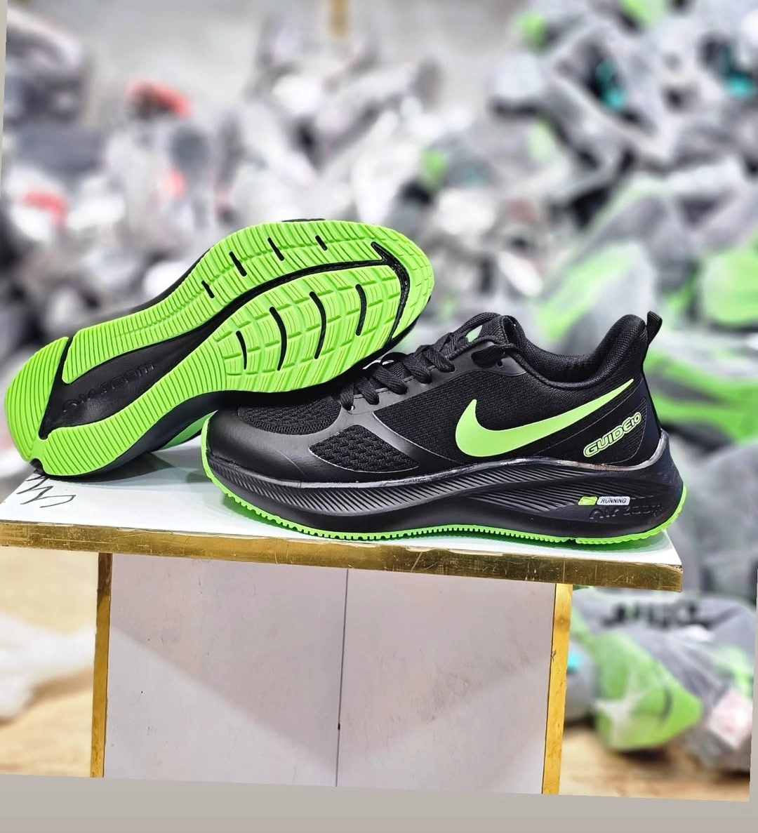 خرید نایک رانینگ گاید10 guide ساخت ویتنام سایز۴۰تا ۴۵ .فروش بصورت عمده و تک . Nike guide 10